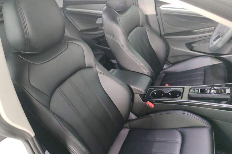 Used Volkswagen Lamando 2024 Lavida L 280TSI DSG Cool & Spicy Edition Right Front Seat