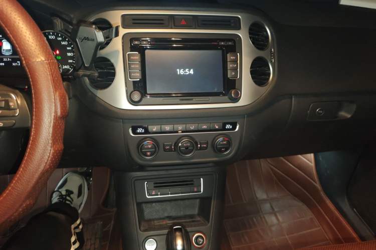 Used Volkswagen Tiguan 2015 2.0 TSI Automatic All-Wheel Drive Luxury Edition