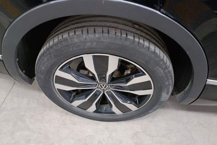 Used Volkswagen Tiguan L 2022 330TSI Automatic Two-Wheel Drive R-Line Enhanced Edition