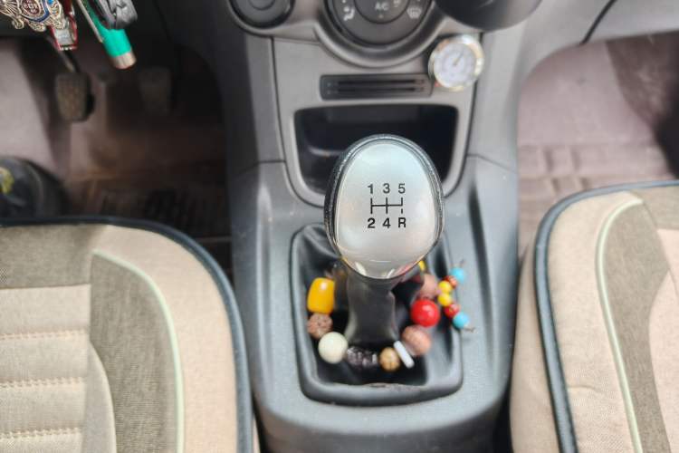 Used Ford Fiesta 2013 Sedan 1.5L Manual Fashion Edition Gear Lever