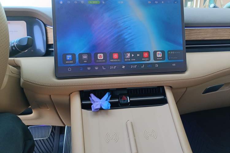 Used Hima AITO M7 2024 1.5T Intelligent Driving 4WD Max Edition 5 Seats Audio And AC Panel