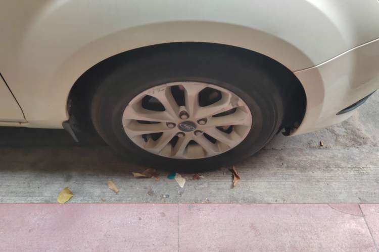 Used Ford Focus 2013 Sedan Classic 1.8L Automatic Base Model Right Front Wheel Hub