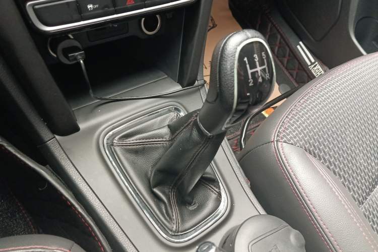 Used Chery Tiggo 3 2016 1.6L Manual ZhiShang Edition