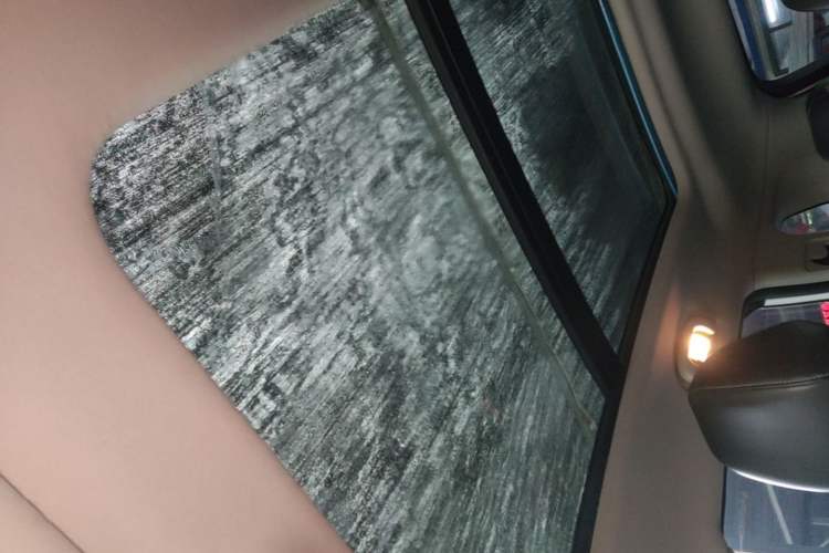 Used Roewe RX5 2018 30T Two-Wheel Drive Automatic Internet Smart Edition
