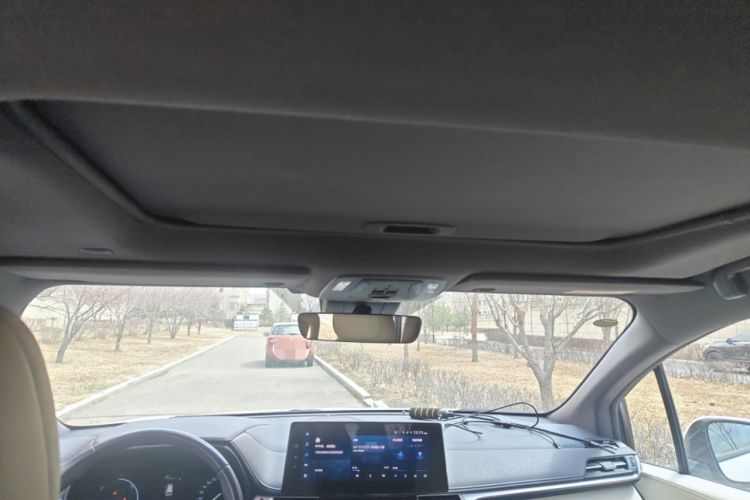 Used Toyota SIENNA 2023 2.5L Hybrid Deluxe Edition
