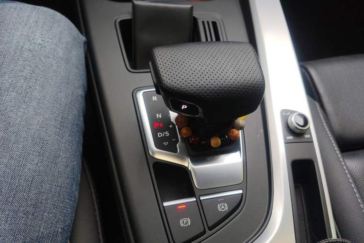 Used Audi A4L 2022 40 TFSI Fashion Dynamic Model
