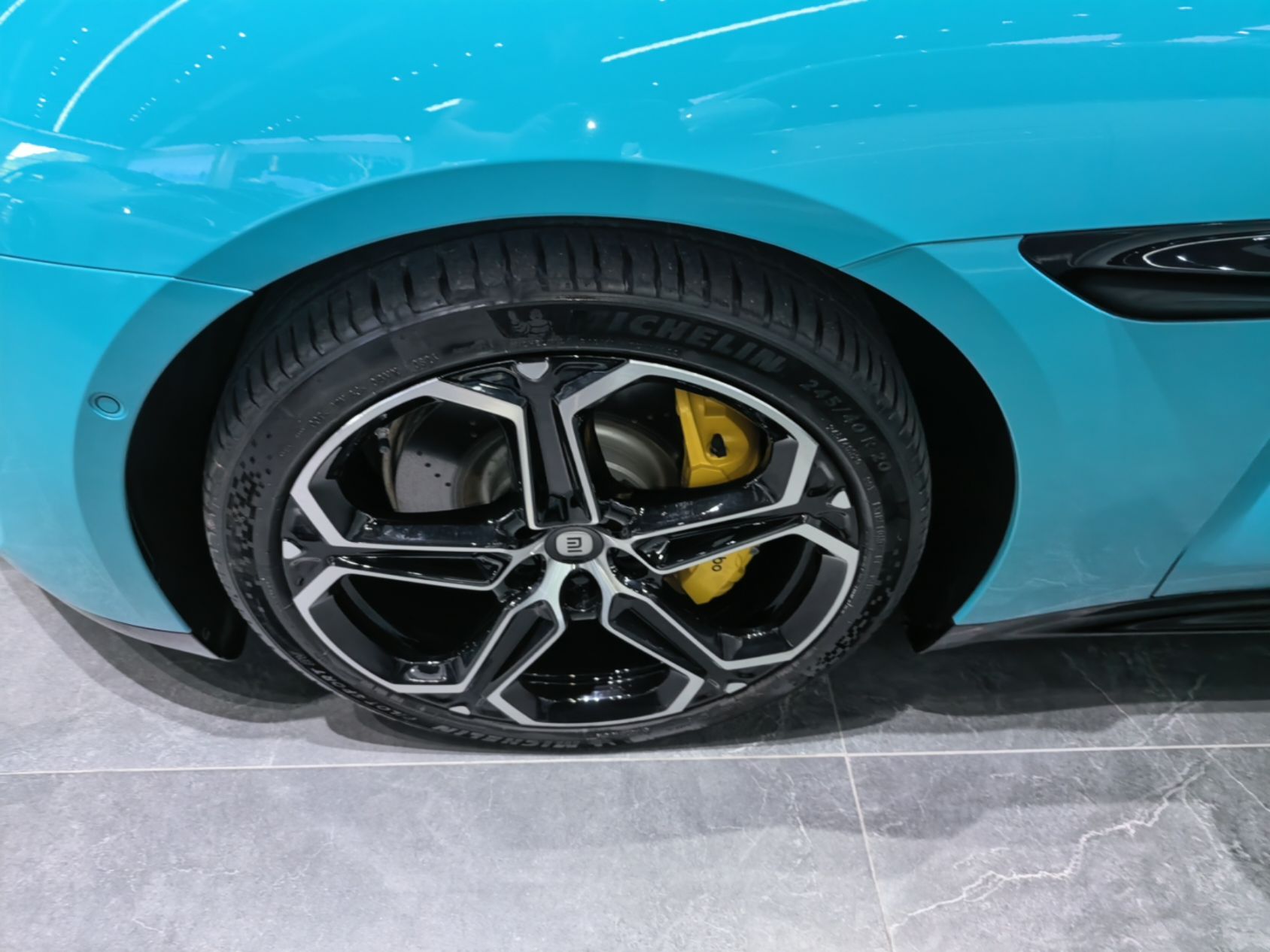Xiaomi Auto SU7 2024 Four-Wheel-Drive Max Founder's Edition — снимка 10