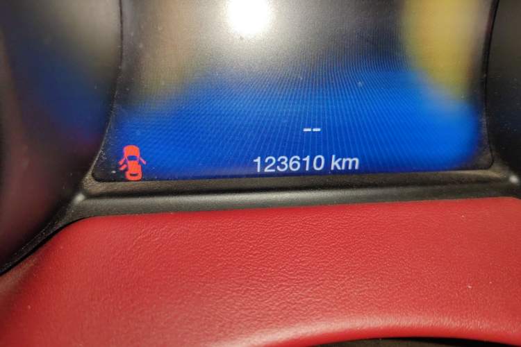 Used Maserati Levante 2018 3.0T Classic Edition Odometer Close Up