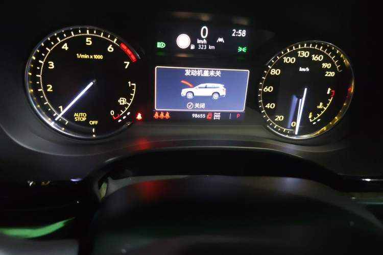 Used Cadillac XT6 2020 Revised Version 28T 7-Seater Four-Wheel Drive Luxury Edition Odometer Close Up