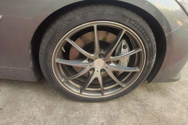 Used Infiniti Q50 2014 3.7L Luxury Sport Edition Right Front Wheel Hub