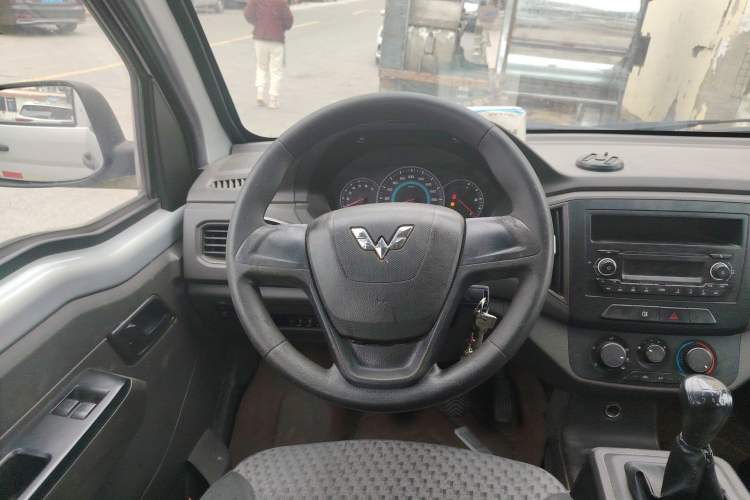 Used Wuling Rongguang Small Truck 2019 1.2L Base Model Single-Row LSI Steering Wheel