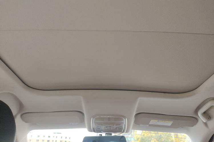 Used Haval H2s 2018 Red-Label 1.5T Dual-Clutch ZhiShang Model Headliner