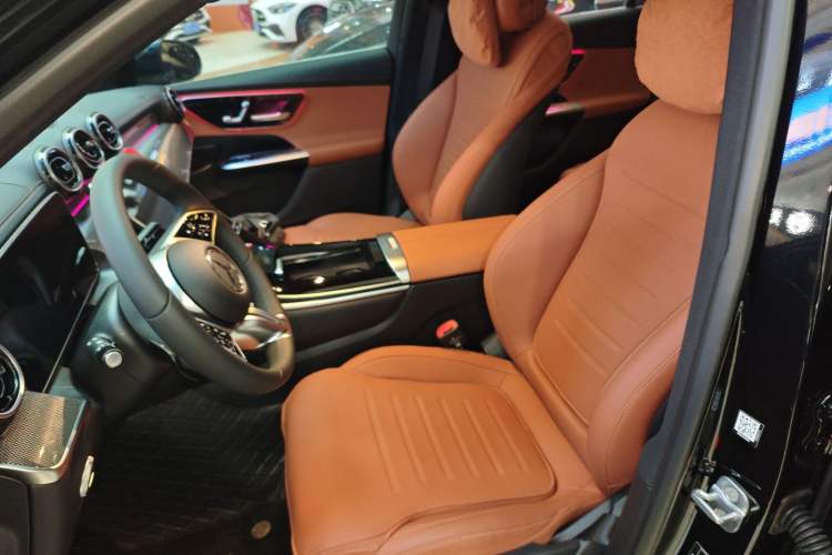 Used Mercedes-Benz GLC 2025 Refresh GLC 260 L 4MATIC Dynamic Edition Left Front Seat