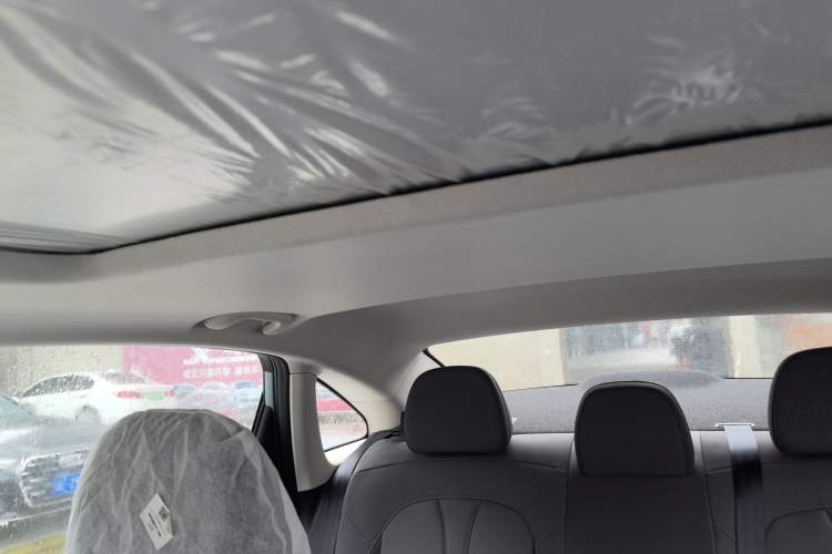 Used Roewe D6 2025 450 km Premium Edition Headliner