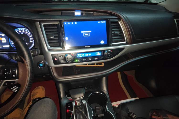 Used Toyota Highlander 2018 2.0T Four-Wheel Drive Luxury Edition 7 Seats China V Emission Standard