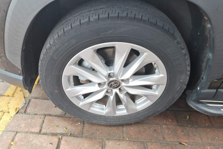 Used Toyota Corolla Cross 2023 2.0L Elite Edition Left Front Wheel Hub