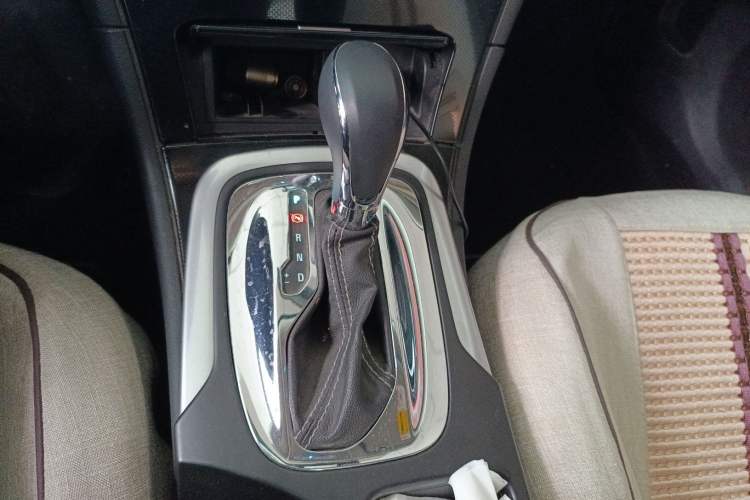 Used Buick Regal 2015 1.6T Fashion Tech Model
