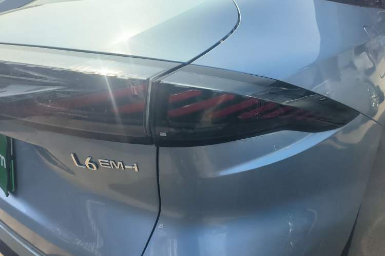 Used Geely Galaxy L6 2025 EM-i 140km Starship Edition
