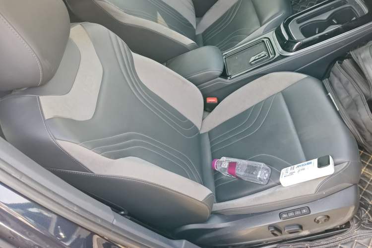 Used Volkswagen ID.4 CROZZ 2021 Long-Range PRO Two-Wheel Drive Version
