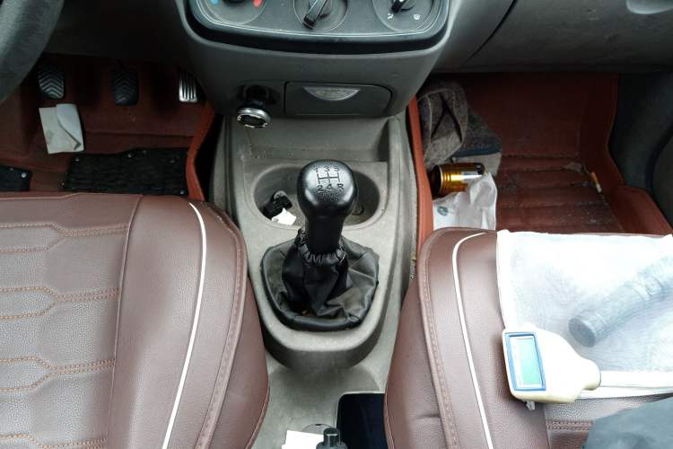 Used Wuling Hongguang 2010 1.2L Base Version China IV Standard Gear Lever