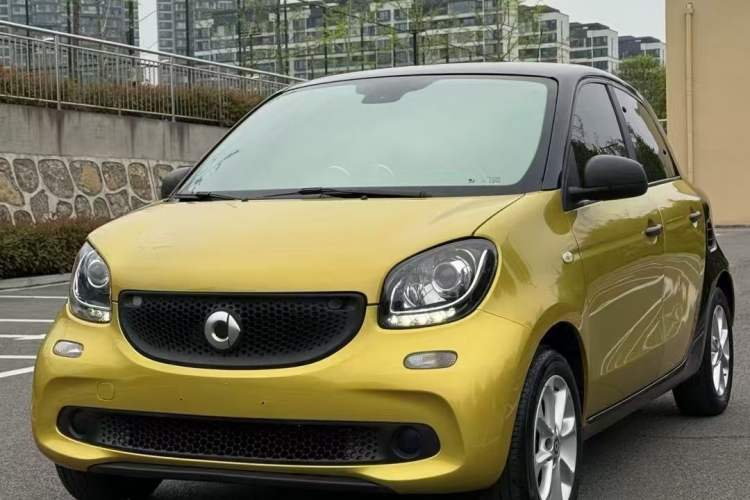 Used smart forfour 2018 1.0L 52 kW Dynamic Edition