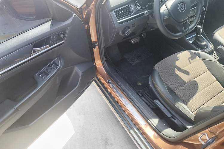 Used Volkswagen C-TREK 2017 1.6L Automatic Comfort Model
