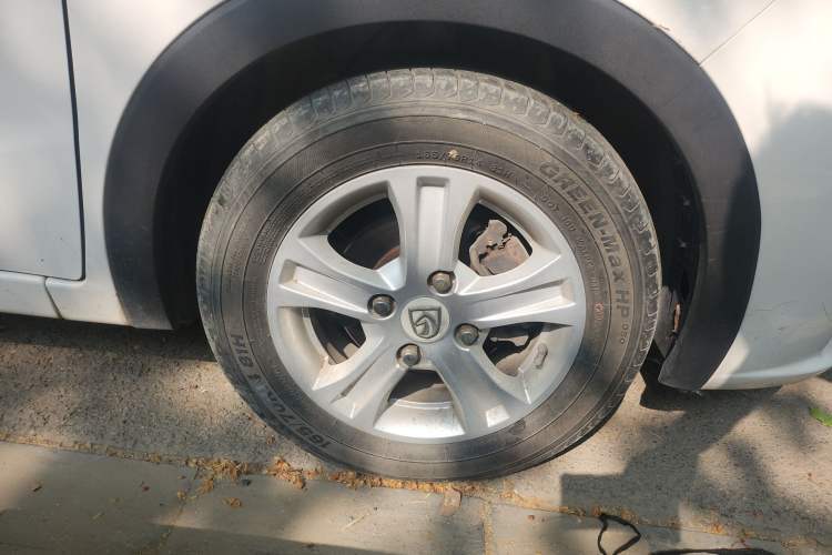 Used Baojun 310 2016 1.2L manual Comfort trim level Right Front Wheel Hub