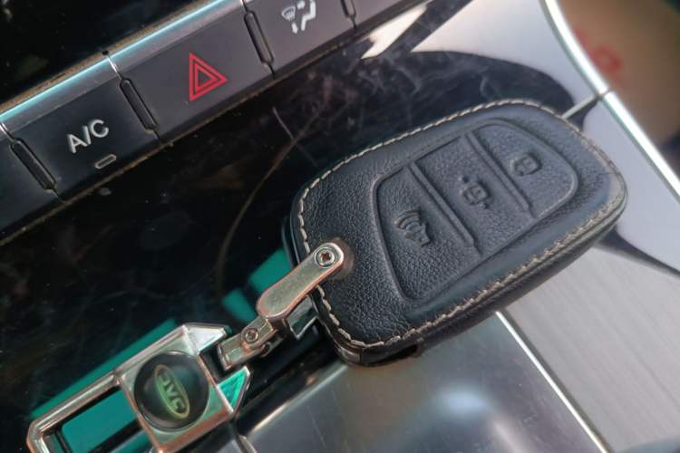 Used JAC T8 2023 2.0T PRO Automatic Diesel 4x4 Sharp Edition Large Double
