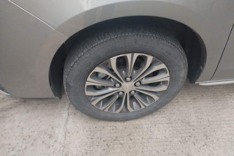 Used Buick GL8 2023 Land Executive Class Smart Enjoyment Model Exterior 4