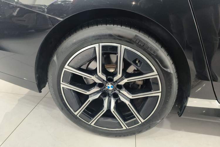 Used BMW 7 Series 2023 735Li M Sport Package Exterior 8