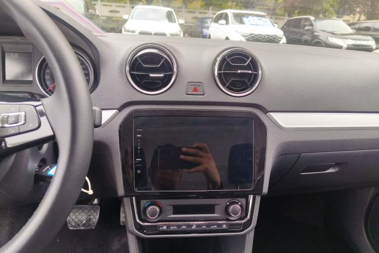 Used Jetta VA3 2021 1.5L Automatic Glory Edition Audio And AC Panel