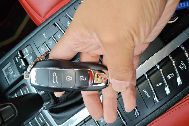 Used Porsche Macan 2020 Macan 2.0T Vehicle Key