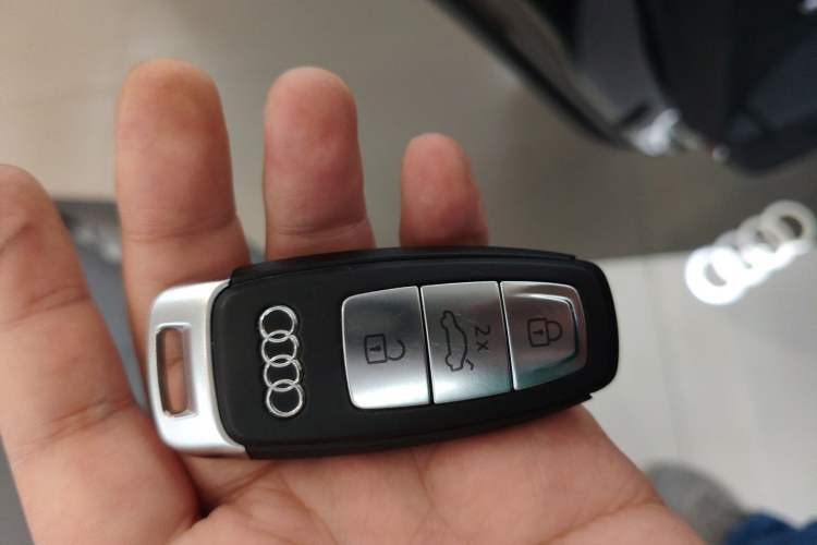 Used Audi A7L 2024 45TFSI S-line Dream-Building Edition Flow Crystal Package
