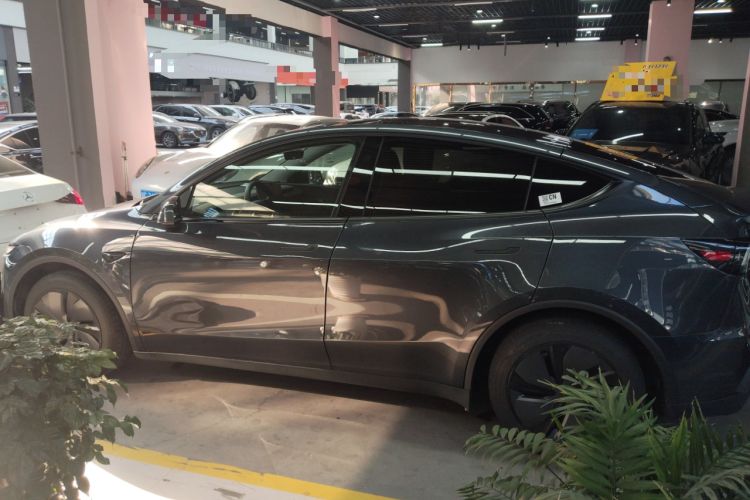 Used Tesla Model Y 2025 Rear-Wheel-Drive Version