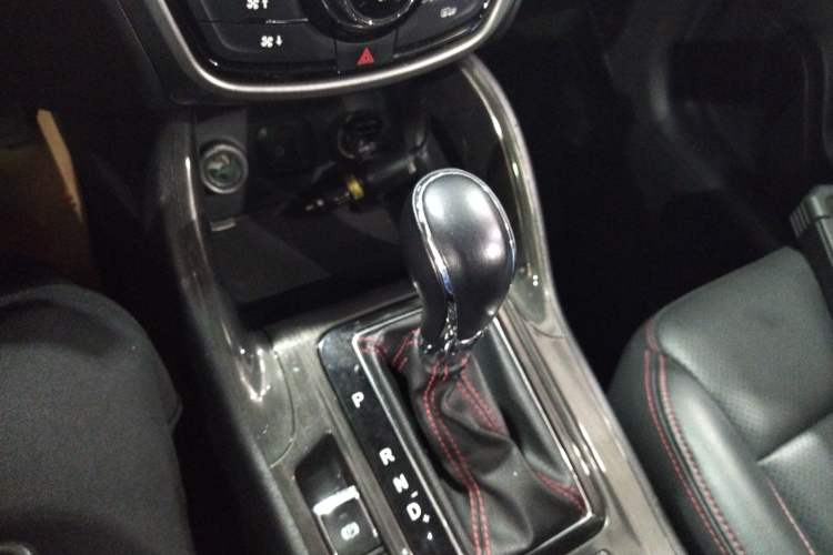 Used CHANGAN CS75 2017 Shangkui Edition 1.5T Automatic Fengxiang Model
