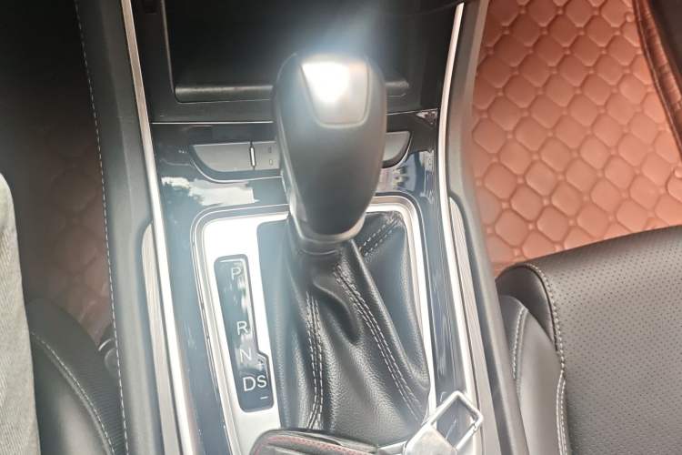 Used CHANGAN Ruicheng CC 2020 1.5T Automatic Cool & Sharp Model Gear Lever
