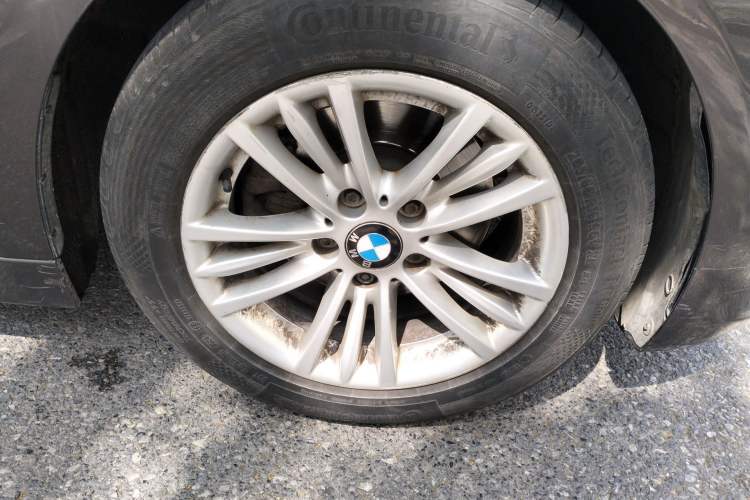 Used BMW 3 Series 2015 316Li Fashion Model Right Front Wheel Hub