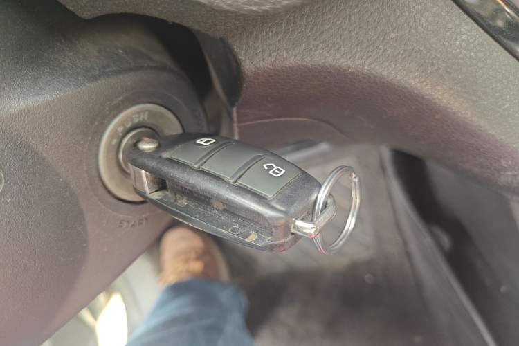 Used Isuzu JLM 2020 2.8T Classic Two-Wheel Drive Diesel Euro VI Comfort Plus Extended Version JE493ZLQ6E
