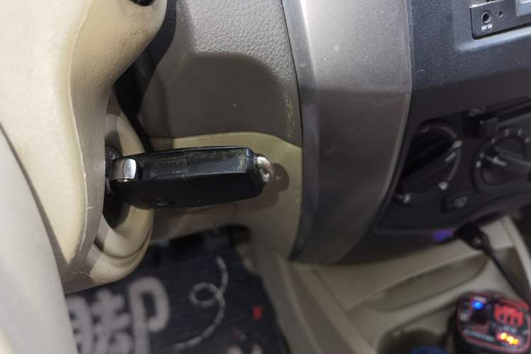 Used Nissan Livina 2010 Jingyue Edition 1.6L Manual All-Around Model
