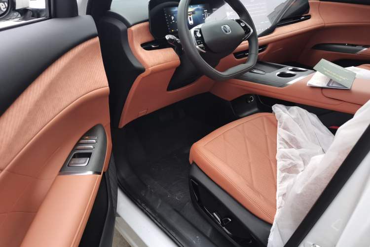 Used CHANGAN CS75 PLUS 2025 Model, 4th Generation 1.5T New Blue Whale Smart Excellence Version
