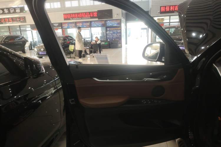 Used BMW X6 2018 xDrive28i