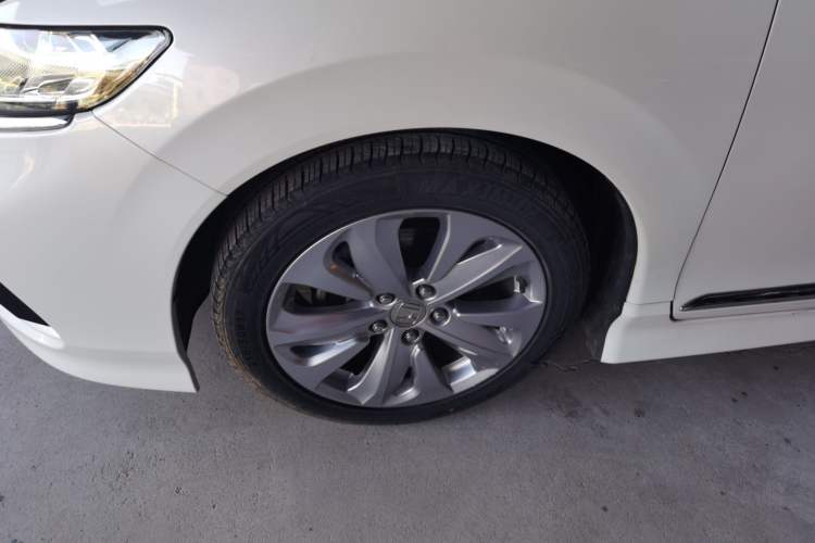 Used Honda Jade 2017 1.8L automatic Comfort version 5 seats
