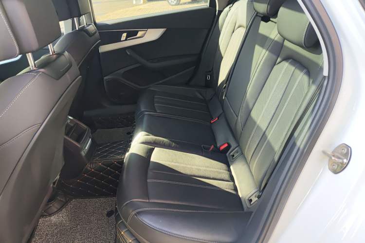 Used Audi A4L 2024 40 TFSI Fashion Dynamic Model
