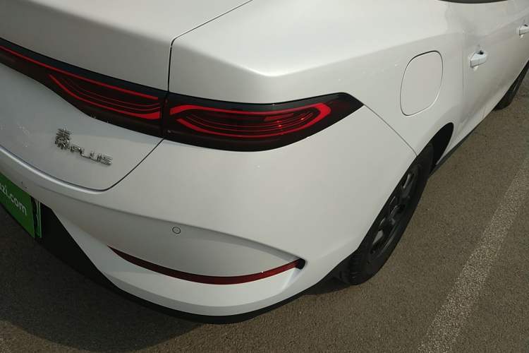 Used BYD Qin PLUS 2025 DM-i Smart Drive 55KM Leading Model Right Rear Taillight