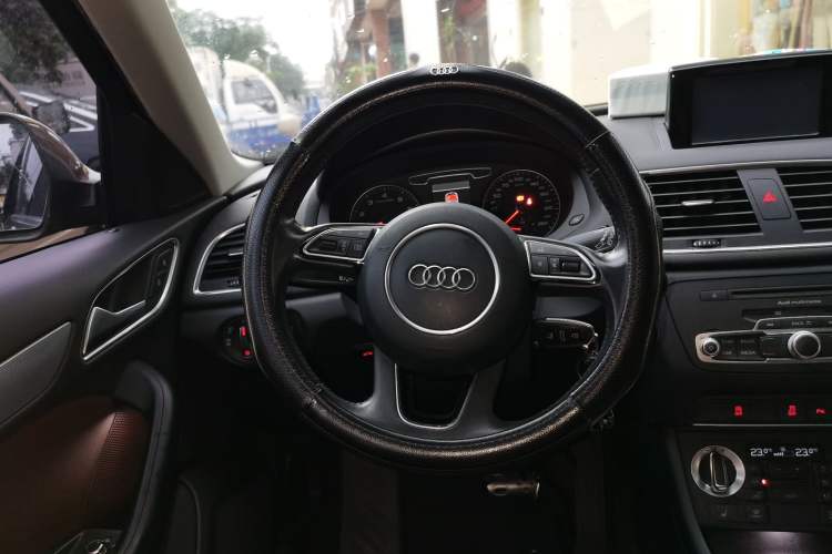 Used Audi Q3 2015 35 TFSI quattro Technology Edition
