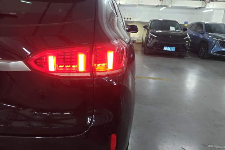 Ojetý Wey VV6 2020 2.0T Two-Wheel Drive Collie SmartDrive+