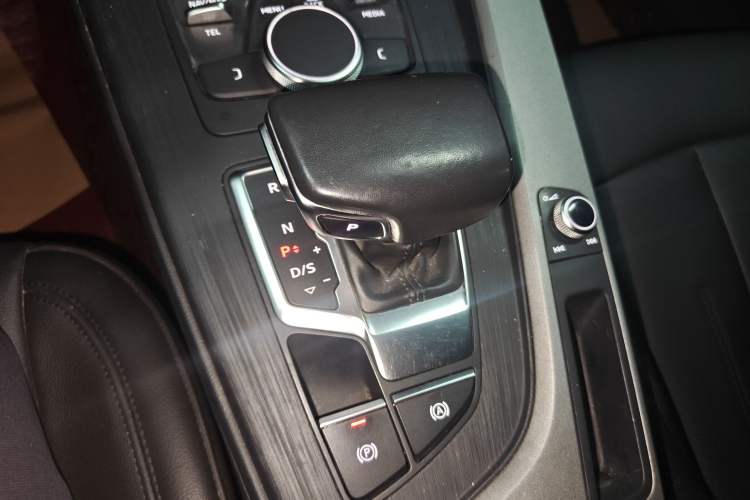 Used Audi A4L 2019 40 TFSI Ambition Version China V
