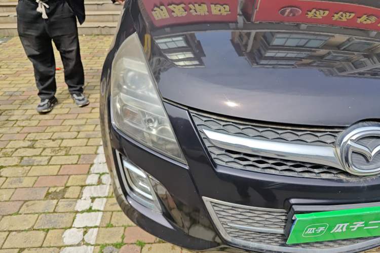 Used Mazda 8 2013 2.5L Deluxe Edition Right Front Headlight