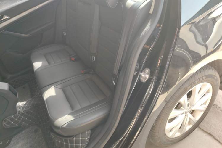 Used Volkswagen Lavida 2017 1.6L Automatic Comfort Edition
