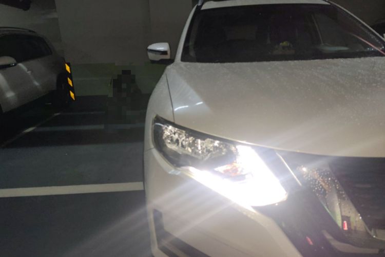 Used Nissan X-Trail 2020 2.0L XL ITS 3-Row CVT 2WD SmartConnect 7-Seater Comfort Edition Right Front Headlight